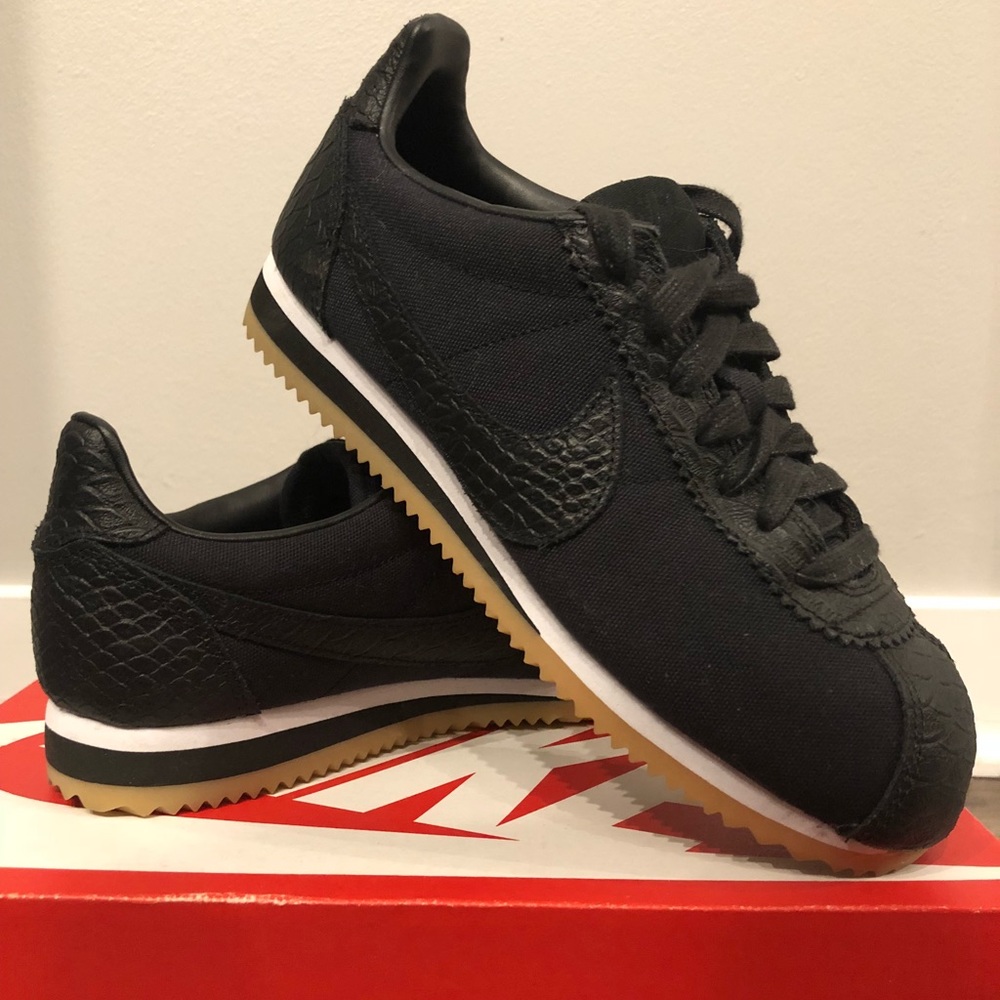 FLASH SALE Nike Cortez Black on Black Snakeskin 🐍